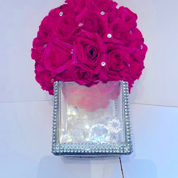 Custom fuchsia rose ball with rhinestones in a glass vase & crystal diamonds.l - Picture 3 of 10